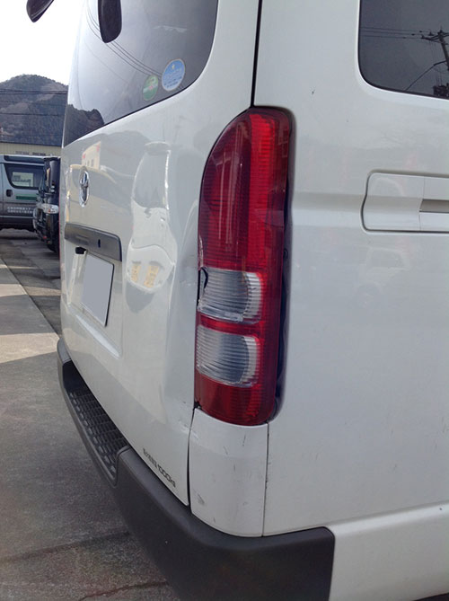 自動車板金塗装補修の作業事例（ビフォーアフター）